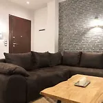 Gekas Deluxe كالامباكا